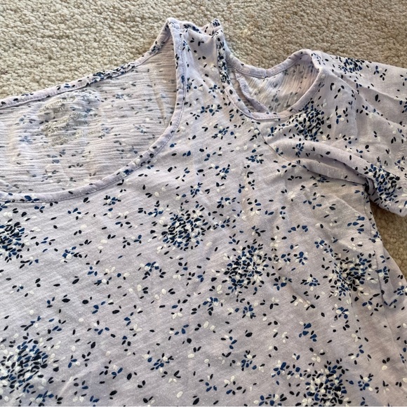 Denverhays off the shoulder floral t-shirt - Picture 2 of 4